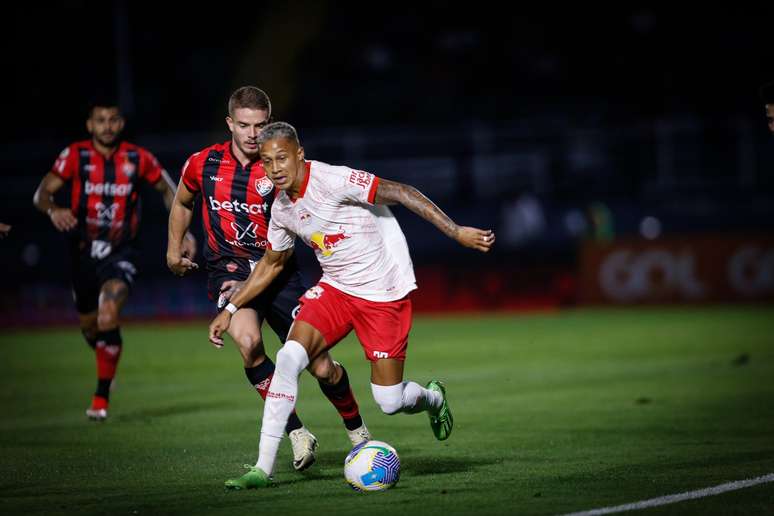 Red Bull Bragantino visita Vitória en enfrentamiento directo por el Brasileirão