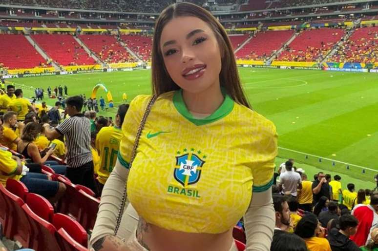 La esposa de Igor Jesús, Angélica Richter, en Mane Garrincha para apoyar a la selección brasileña y a su marido -