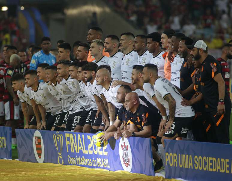 Corinthians enfrenta o Flamengo buscando alcançar oitava final de Copa do Brasil. 