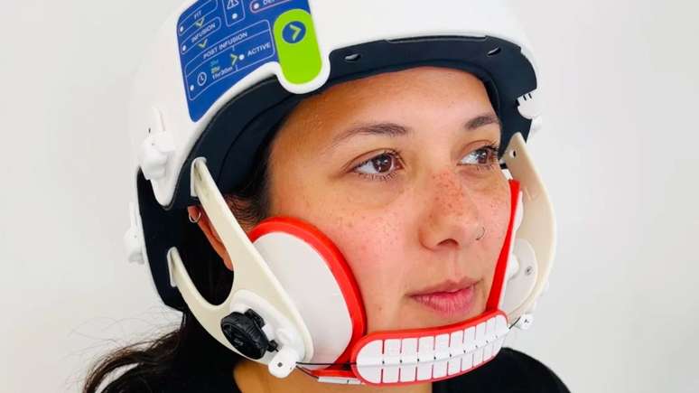 Conheça o capacete que combate queda de cabelo na quimioterapia