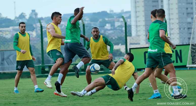 Di posisi ke-12 dengan 42 poin, Goias mencoba melakukan upaya terakhir untuk kembali ke elite -