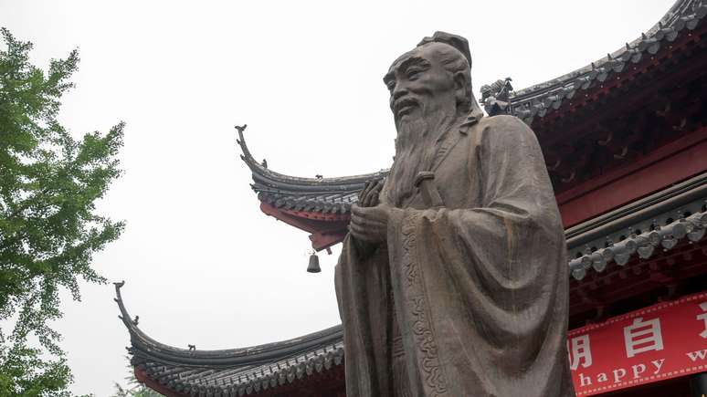 Estátua de Confúcio na cidade de Nanquim, na China