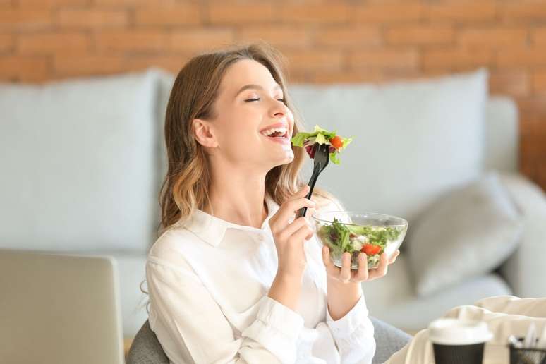 É possível reduzir o consumo de carne aos poucos 