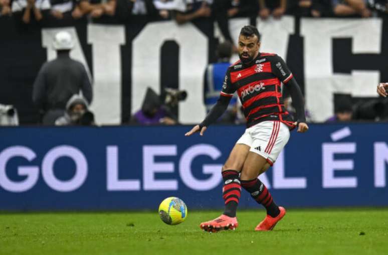 Marcelo Cortes/Flamengo - Legenda: Léo Ortiz assumiu titularidade na zaga do Flamengo com chegada de Filipe Luís