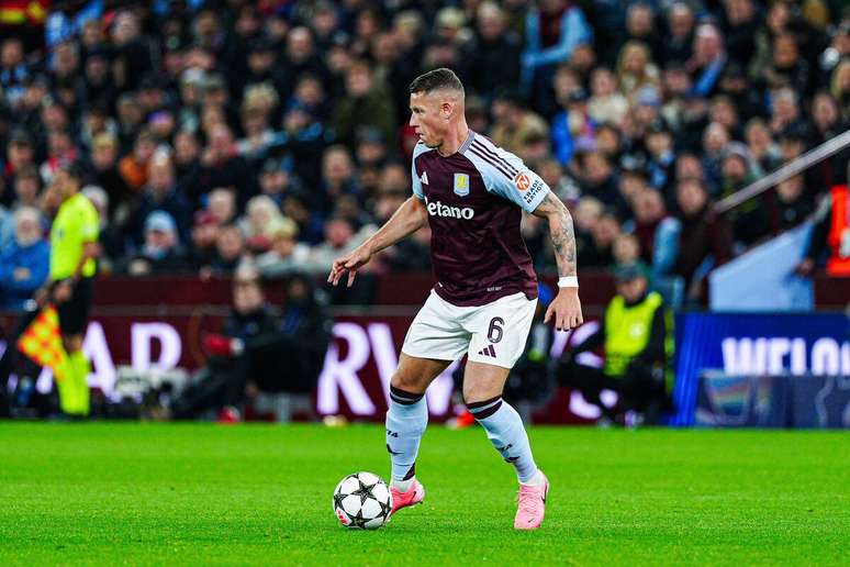 Ross Barkley (Aston Villa) durante jogo contra o Bayern de Munique, no dia 02.10.2024 