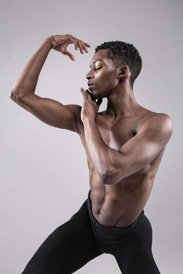 Na Dance Theatre of Harlem, "são corpos parecidos com os meus", diz Luís Fernando, cria do Complexo do Alemão.