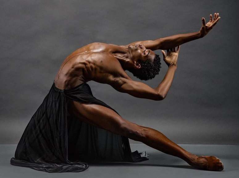 Luís Fernando integra a Dance Theatre of Harlem, referência mundial da dança negra, desde 2024. 