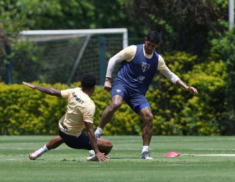 São Paulo retoma treinos antes do jogo contra o Criciúma