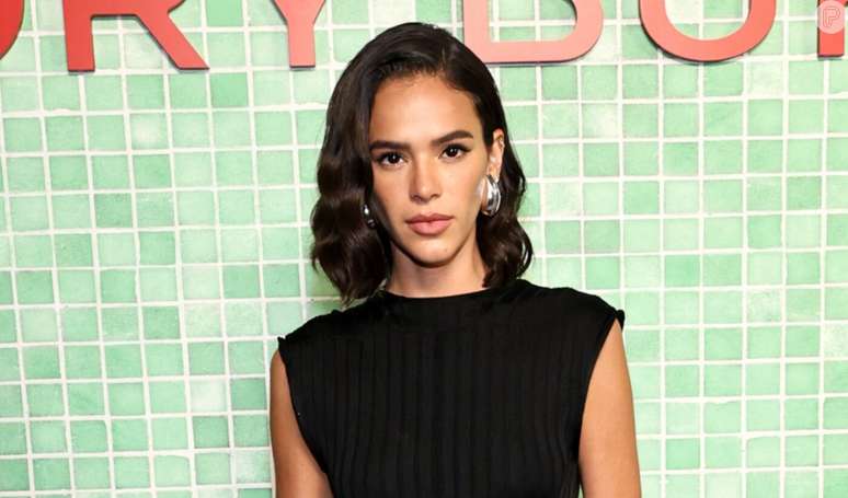 Segredo do corpo de Bruna Marquezine: atriz toma suco de lim&atilde;o com gengibre e pimenta diariamente.