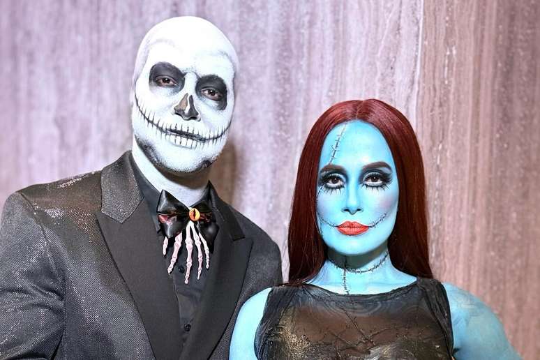 Thiaguinho and Carol Peixinho dazzle with elaborate costumes; see photo