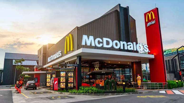 As ações do McDonald’s registraram uma queda de 6,15% na bolsa de Nova York, resultando em uma alta perda de valor de mercado