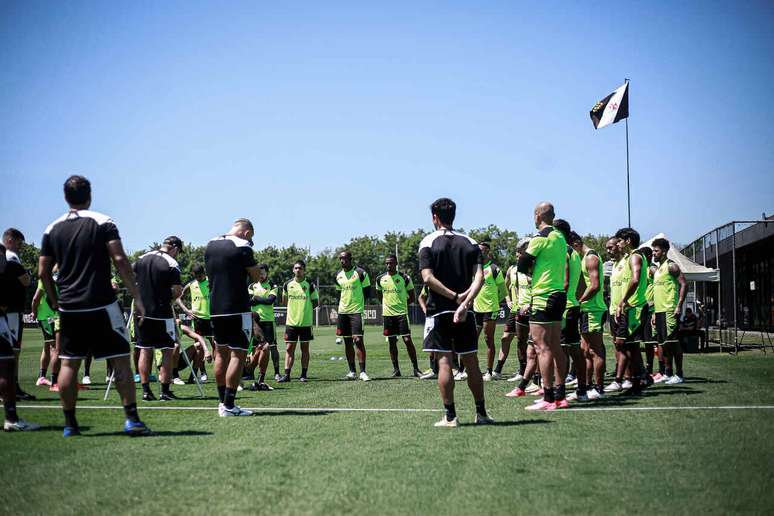 Vasco quer juntar os cacos após o colapso da Copa do Brasil -