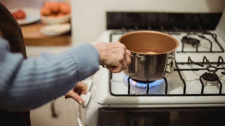 Mulheres são as chefes dos lares em quase metade das casas brasileiras