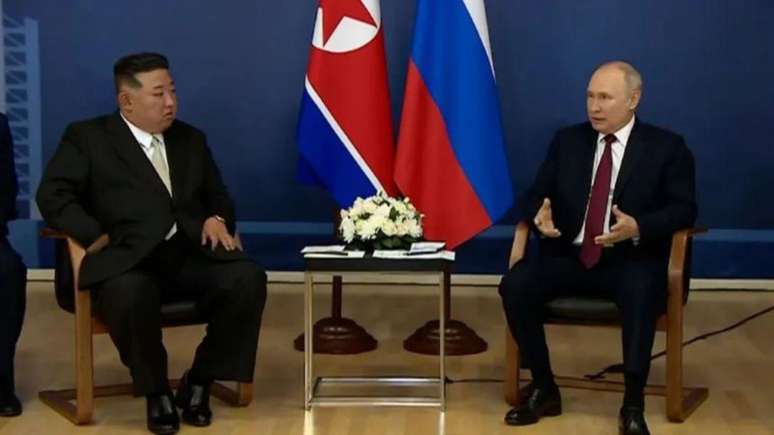 Kim Jong Un, presidente da Coreia do Norte, e Vladimir Putin, presidente da Rússia –