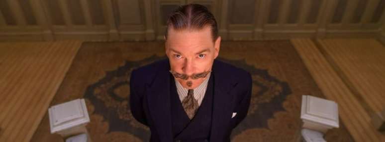 O ator e diretor Kenneth Branagh na pele do detetive Poirot em 'Morte no Nilo'.