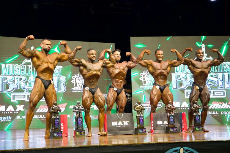 Ramon Dino foi coroado Mr. Olympia em um desempenho recorde