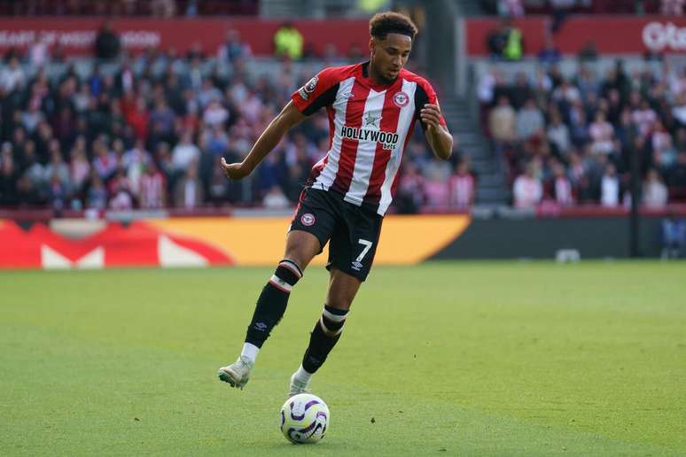 Kevin Schade (Brentford) durante jogo contra o West Ham, no dia 28.09.2024 