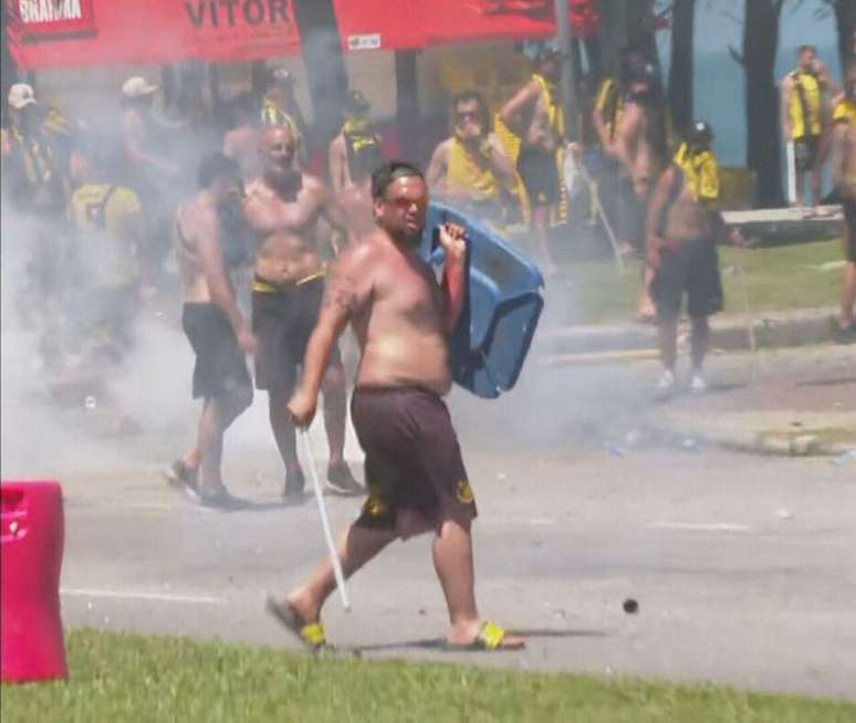 Uruguaios fazem bagunça no Rio de Janeiro -