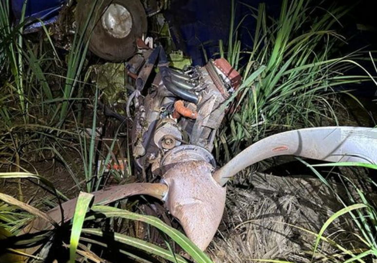 Destroços do avião agrícola