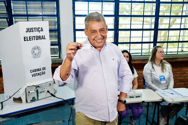 Sebastião Melo vota no segundo turno das eleições em Porto Alegre (RS)