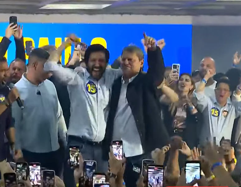 Tarcísio celebra a vitória de Nunes na eleição de São Paulo 