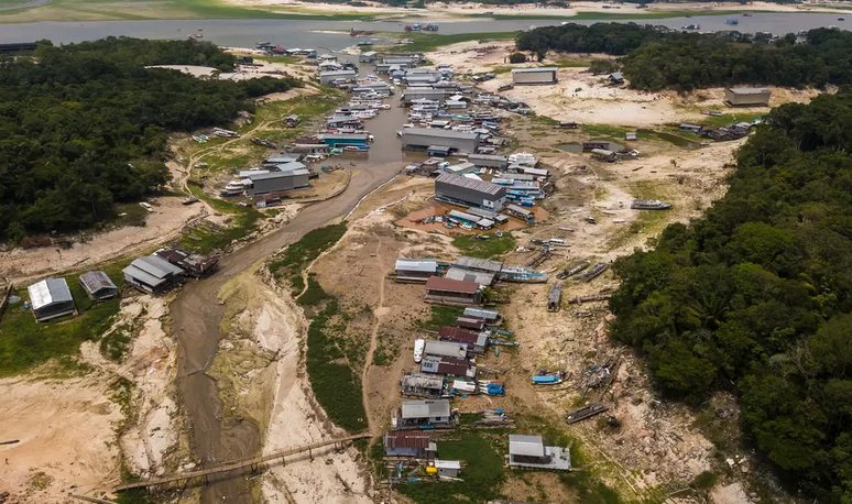 O Amazonas vive uma das secas mais graves de sua história