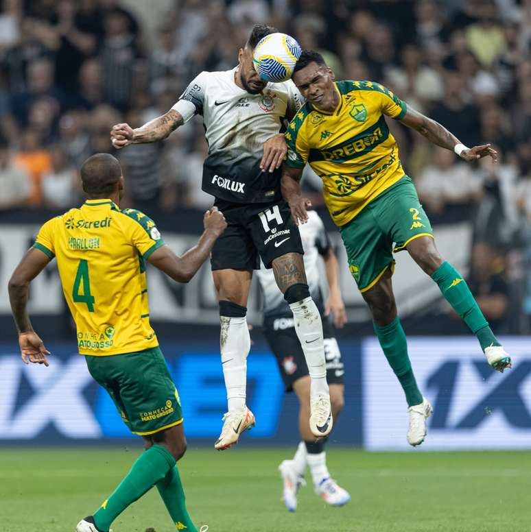 Corinthians visita o Cuiabá em confronto direto e pode deixar o Z4 do Brasileirão nesta rodada.