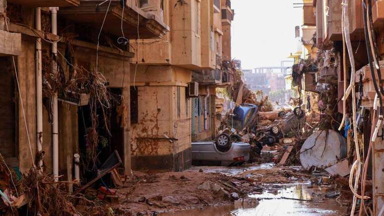 Mudanças climáticas levam a chuvas mais intensas e aumentam as chances de inundações, como em Derna, na Líbia