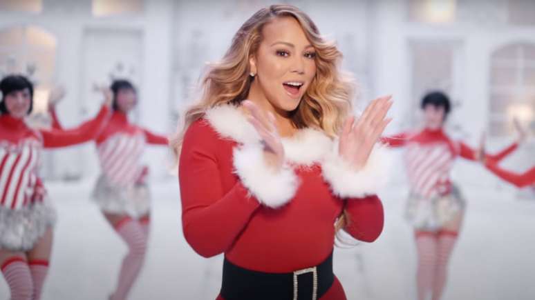 Em 28 de outubro de 1994, Mariah Carey lançou "Merry Christmas", álbum que se tornaria um marco na música natalina