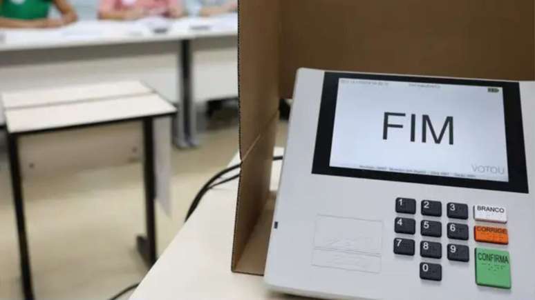 Votos em branco e nulos, somados às abstenções totalizaram 3,6 milhões de eleitores