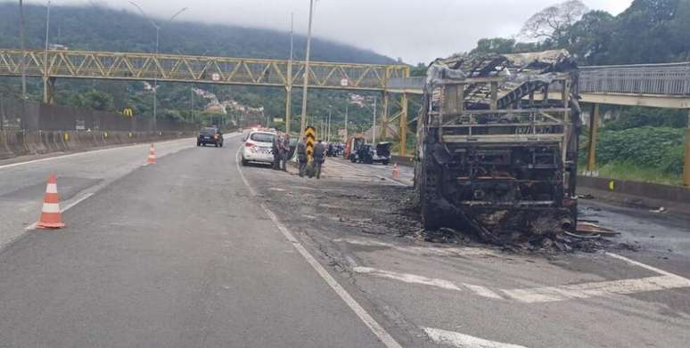 Torcedor do Cruzeiro morreu queimado em ônibus atingido por palmeirenses que se identificaram como integrantes da Mancha Verde –