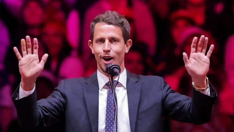 Comediante Tony Hinchcliffe participou de comício de Trump