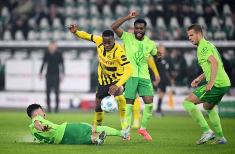 Stuart Franklin/Getty Images - Legenda: Wolfsburg e Dortmund não fizeram um bom jogo na Volkswagen Arena