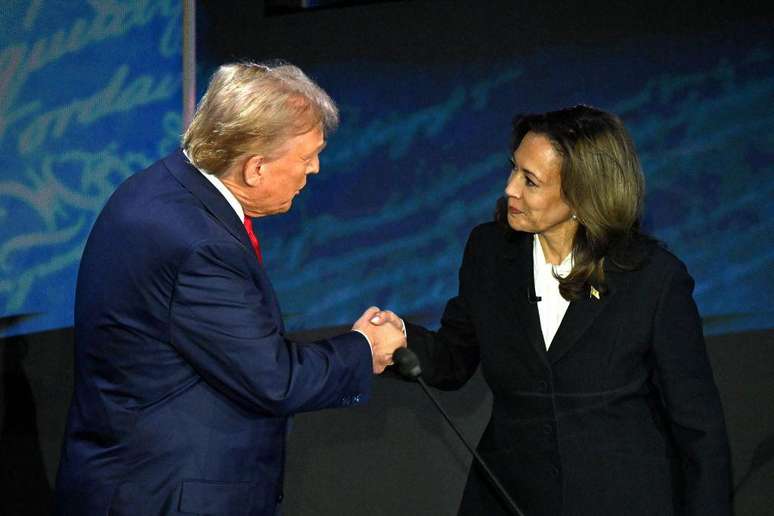 Trump e Haris durante debate presidencial: existem três possibilidades de os candidatos terminarem empatados