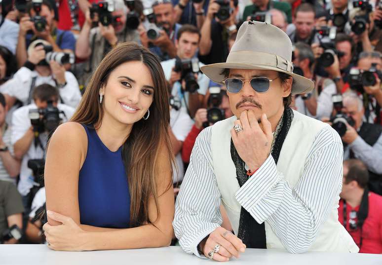 Penélope Cruz e Johnny Depp em evento de 'Piratas do Caribe: Navegando em Águas Misteriosas'