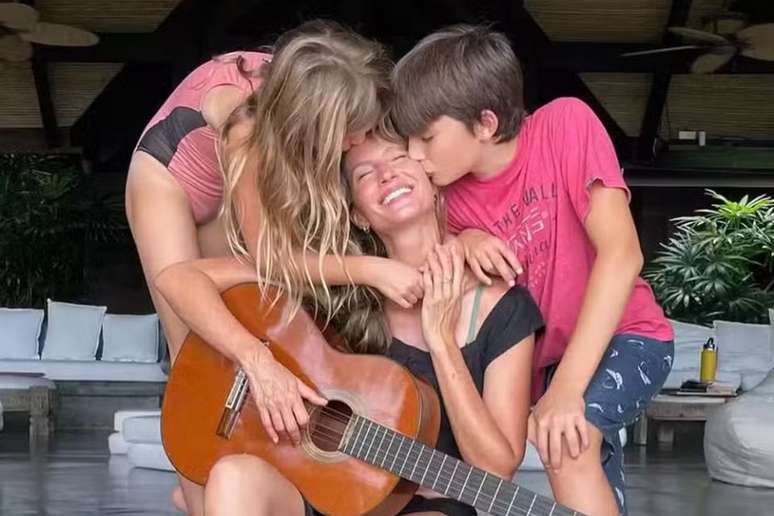 Gisele com os filhos Benjamin e Vivian