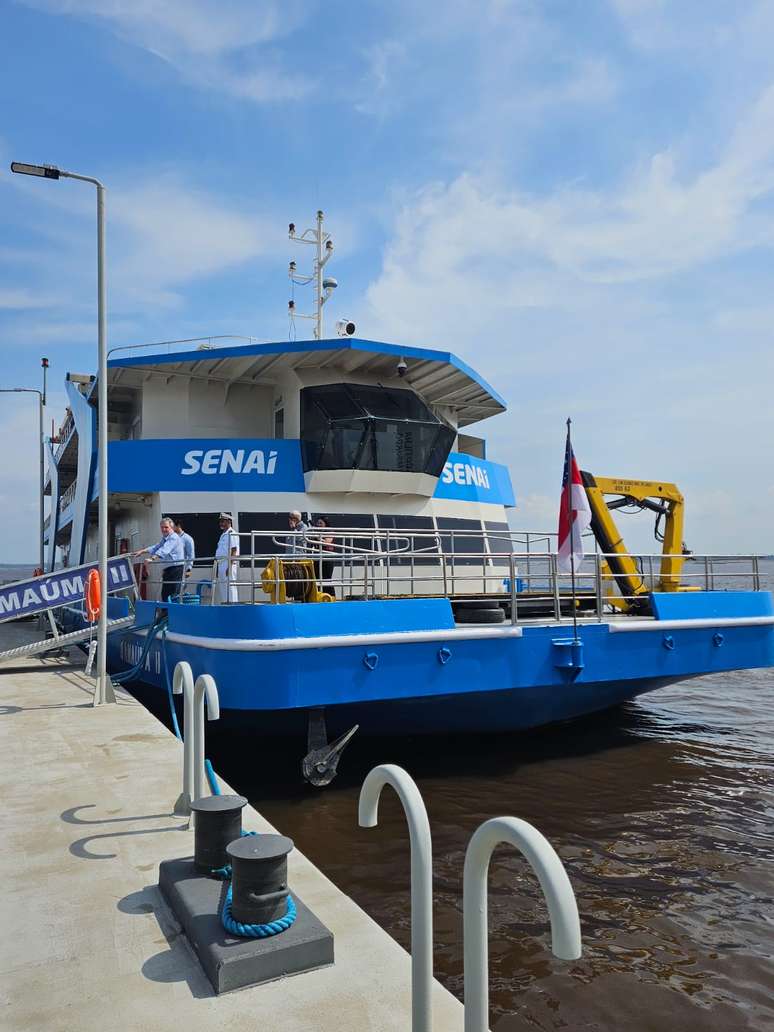 Barco-escola Samaúma II percorre cidades amazônicas para oferecer capacitação profissional