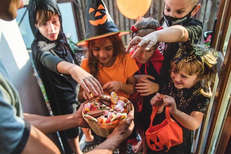 O contato com a cultura do Halloween desperta nas crianças não apenas diversão, mas também curiosidade e interesse pelo aprendizado de idiomas 