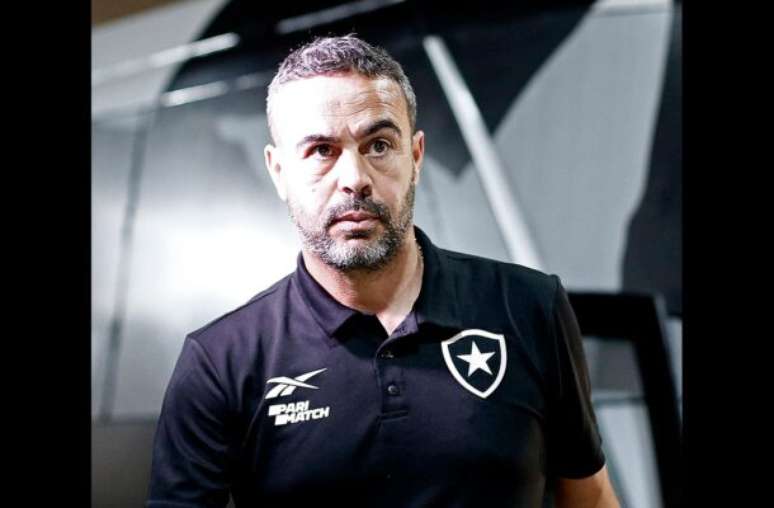 Botafogo escalado para o confronto –