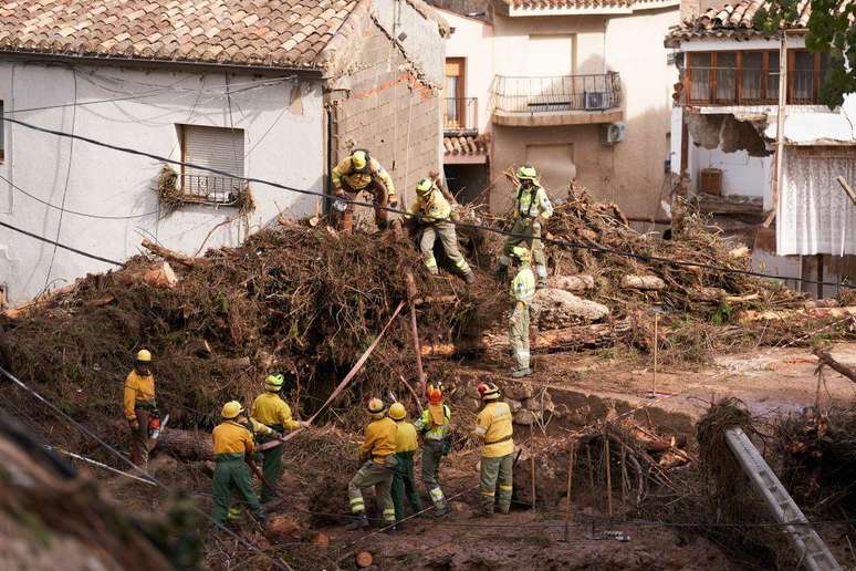 Equipes ainda buscam por desaparecidos