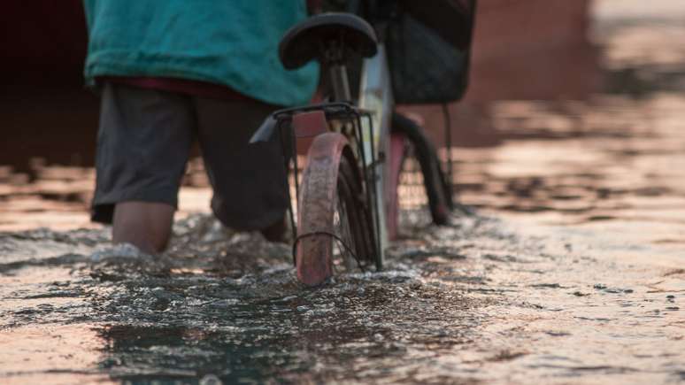 Em um cenário mais amplo, as enchentes em Valência levantaram discussões sobre os efeitos das mudanças nos padrões climáticos da região