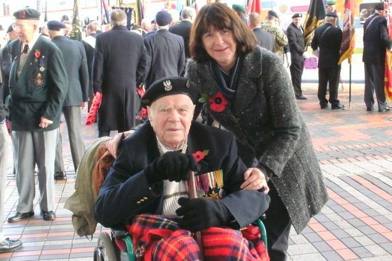 Andrzej Gasior participou das cerimônias do chamado Remembrance Day, em homenagem aos mortos na guerra, até sua morte em 2014