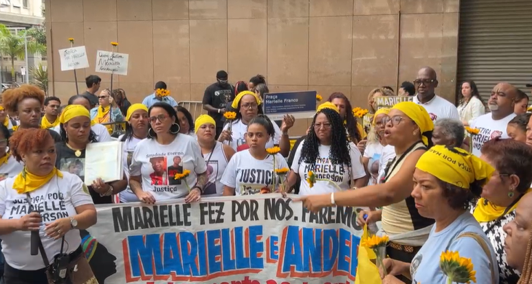 Ativistas protestaram antes de julgamento de réus acusados de matar Marielle Franco e Anderson Gomes