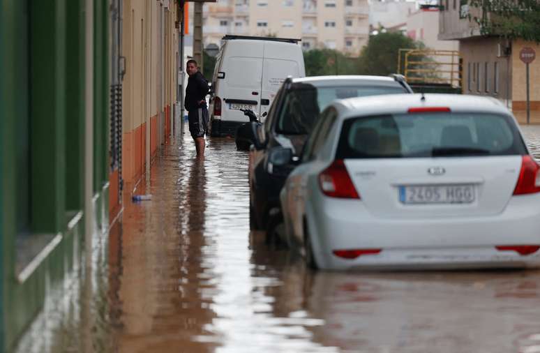 Agência meteorológica espanhola colocou a região de Valência no alerta vermelho máximo para chuvas extremas