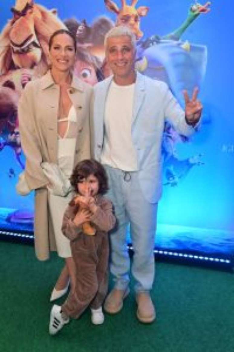 Giovanna Ewbank e Bruno Gagliasso com o filho caçula, Zyan -