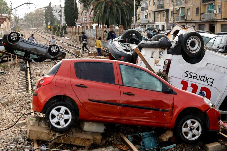 Muitos sobreviventes relataram suas experiências da tempestade catastrófica