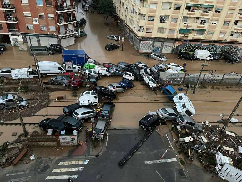 Rastro de destruição em Valência, na Espanha