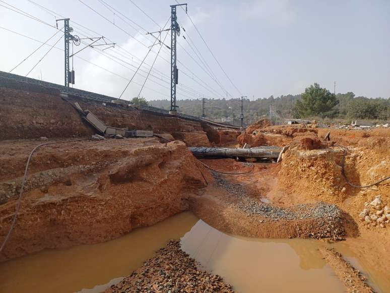 Rastro de destruição em Valência, na Espanha