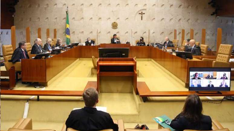 Em junho, o STF suspendeu leis de Águas Lindas de Goiás (GO) e Ibirité (MG), que também vetavam a linguagem neutra no ensino