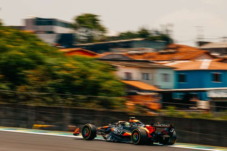 Norris finaliza la subida a Interlagos